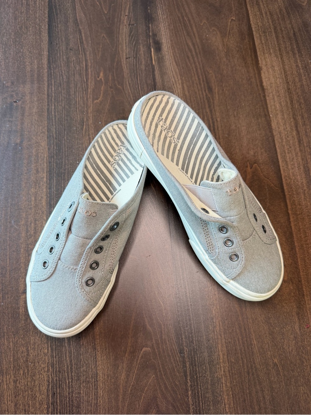 Taos Footwear Slip-On Canvas Mules in Light Gray